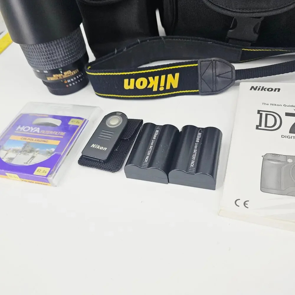 Nikon D70S 6.1MP Digital SLR Camera Kit 18-70mm Nikkor 4-5.6/70-300 TESTED
